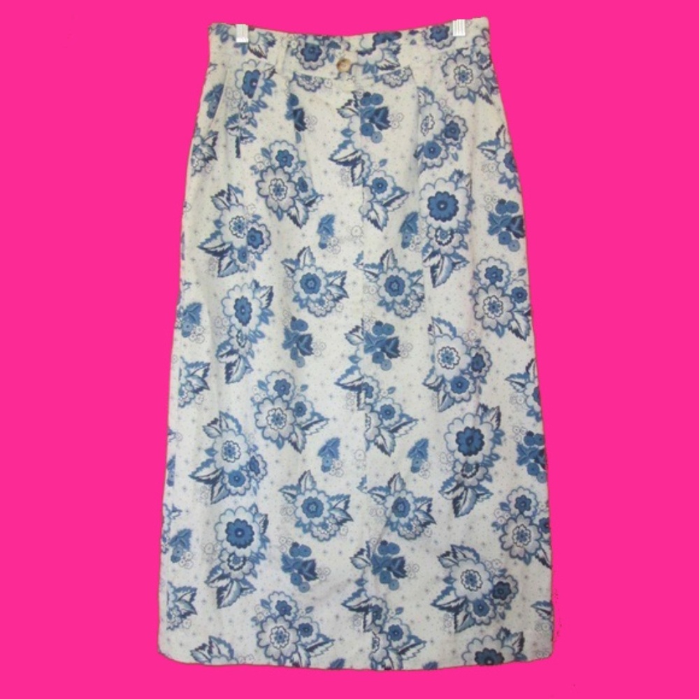 cottagecore 1980s vintage white blue floral skirt size large
